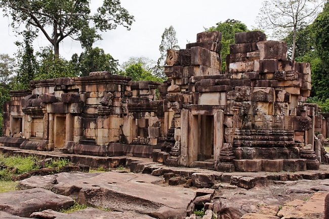 27-Prasat Ta Muen Thom-038